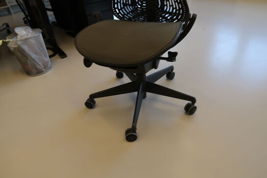 Kontorstol HERMAN MILLER Mirra 2