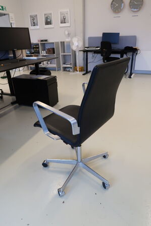 Kontorstol OXFORD lav ryg af Arne Jacobsen