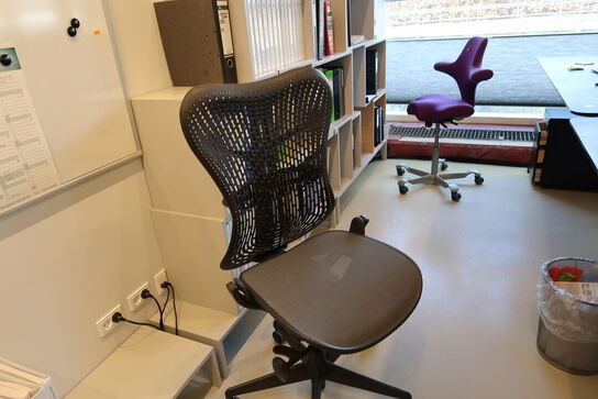 Kontorstol HERMAN MILLER Mirra 2