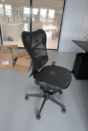 Kontorstol HERMAN MILLER Mirra 2