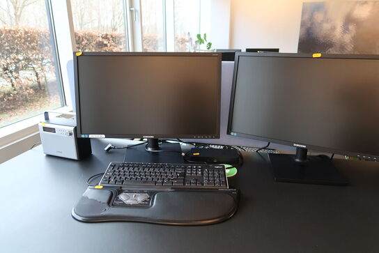 2 stk. computerskærme SAMSUNG S24E450, dockingstation DELL, tastatur, rollermouse