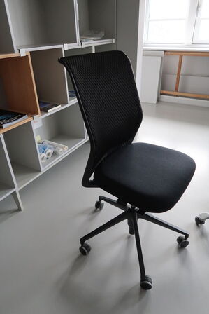 Kontorstol VITRA ID Mesh af Antonio Citterio