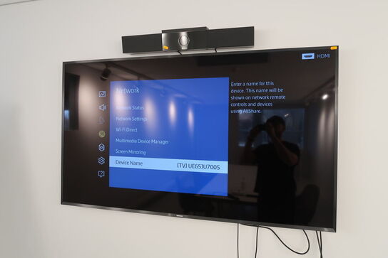 Fjernsyn SAMSUNG UE65JU7005 med fjernbetjening