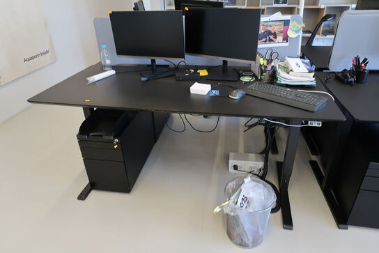 El. hæve/sænke skrivebord uden indhold med afskærmning samt skuffemodul