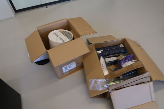 Kasse med div. Filtre PHILIPS, armatur m.m.