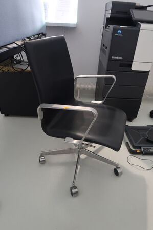 Kontorstol OXFORD lav ryg af Arne Jacobsen