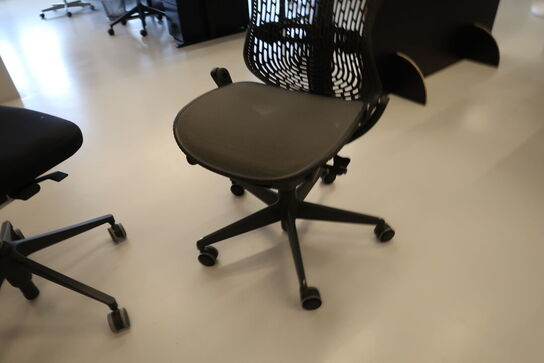 Kontorstol HERMAN MILLER Mirra 2