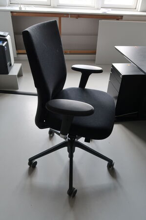 Kontorstol VITRA ID Mesh af Antonio Citterio