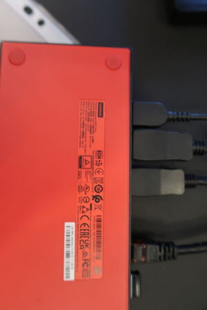 2 stk. computerskærme SAMSUNG S24E450B, dockingstation LENOVO Thinkpad, tastatur og mus