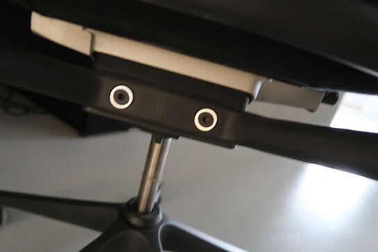 Kontorstol VITRA ID Mesh af Antonio Citterio