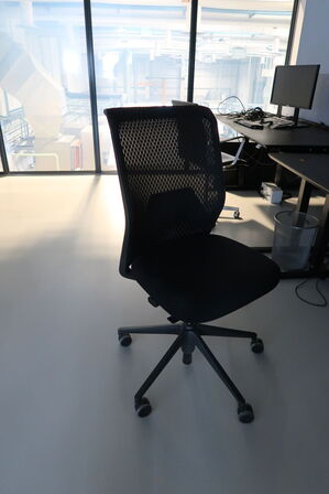 Kontorstol VITRA ID Mesh af Antonio Citterio