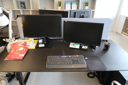 2 stk. computerskærme SAMSUNG S24E450, dockingstation LENOVO ThinkPad, tastatur