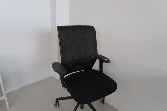 Kontorstol VITRA ID Mesh af Antonio Citterio