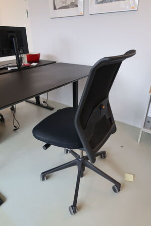 Kontorstol VITRA ID Mesh af Antonio Citterio