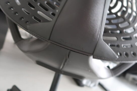 Kontorstol HERMAN MILLER Mirra 2