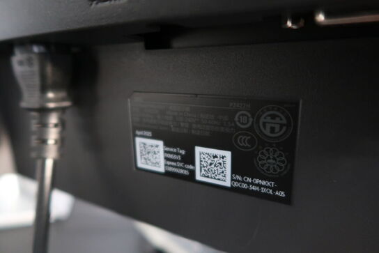 2 stk. computerskærme DELL P2422H med tastatur og mus