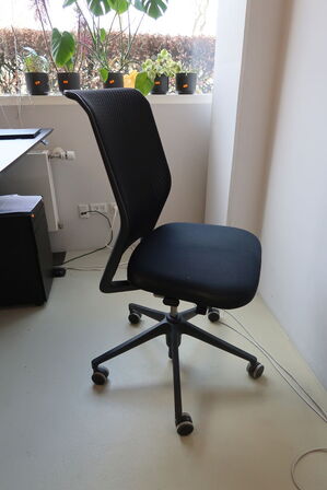 Kontorstol VITRA ID Mesh af Antonio Citterio