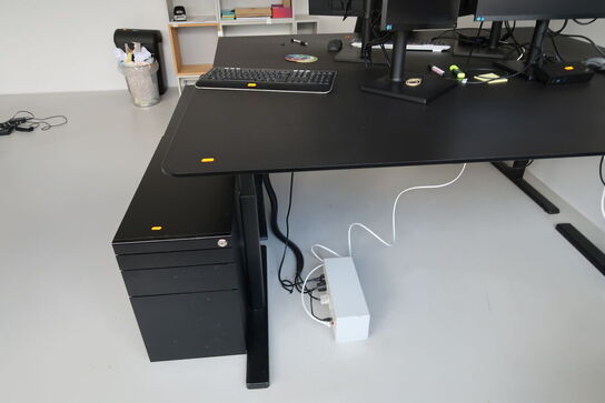 El. hæve/sænke skrivebord PAUSTIAN uden indhold samt skuffemodul