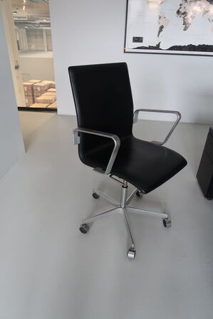 Kontorstol OXFORD lav ryg af Arne Jacobsen