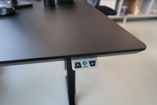 El. hæve/sænke skrivebord uden indhold samt skuffemodul