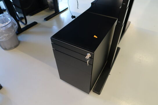 El. hæve/sænke skrivebord PAUSTIAN uden indhold samt skuffemodul