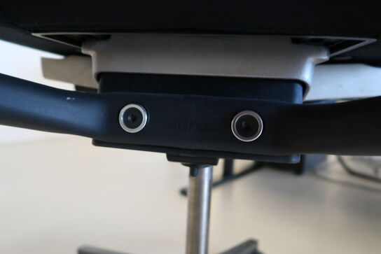 Kontorstol VITRA ID Mesh af Antonio Citterio