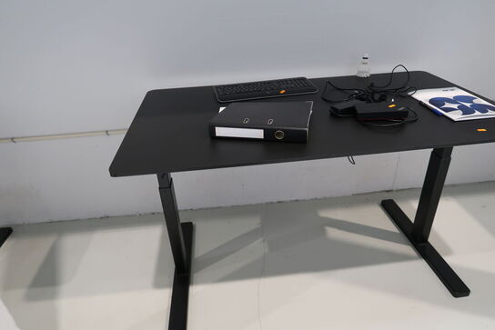 El. hæve/sænke skrivebord PAUSTIAN uden indhold