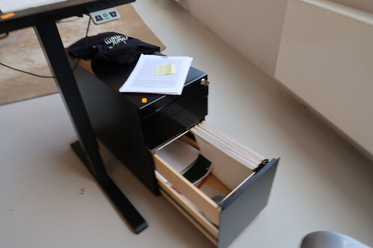 El. hæve/sænke skrivebord uden indhold samt skuffemodul