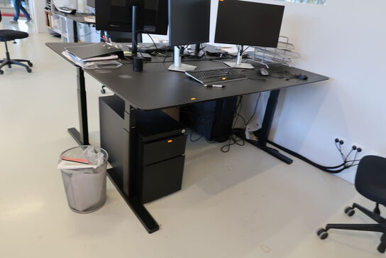 El. hæve/sænke skrivebord PAUSTIAN uden indhold samt skuffemodul