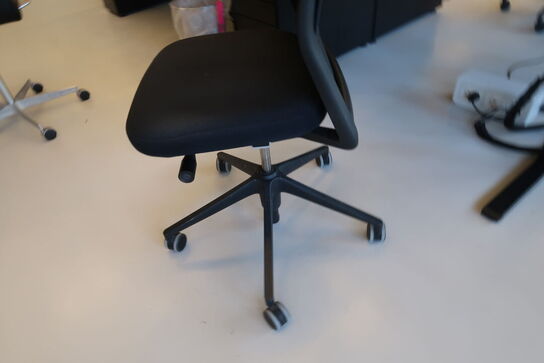 Kontorstol VITRA ID Mesh af Antonio Citterio