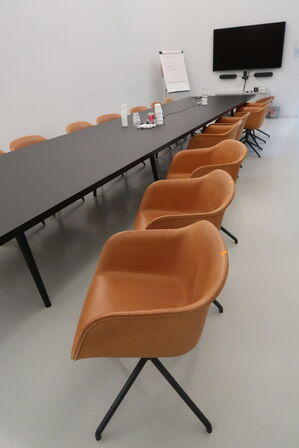 6 stk. mødestole MUUTO Fiber Chair Swivel