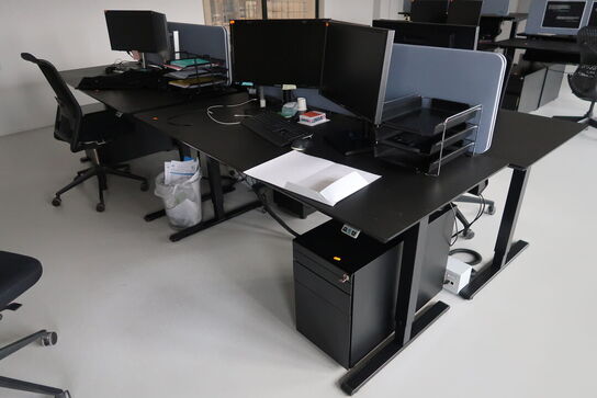 El. hæve/sænke skrivebord uden indhold med afskærmning samt skuffemodul