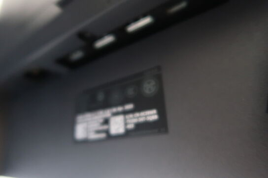 2 stk. computerskærme DELL P2422HE, tastatur, mus