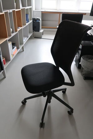 Kontorstol HERMAN MILLER Mirra 2