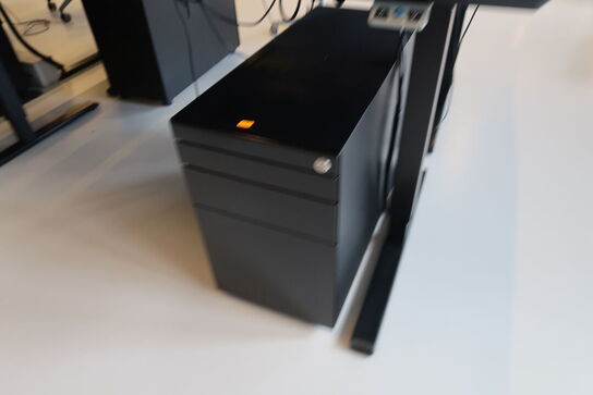 El. hæve/sænke skrivebord uden indhold med afskærmning samt skuffemodul