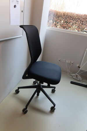 Kontorstol VITRA ID Mesh af Antonio Citterio