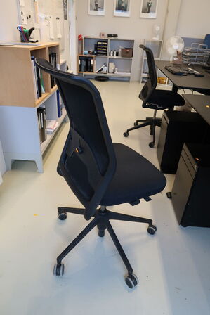 Kontorstol VITRA ID Mesh af Antonio Citterio