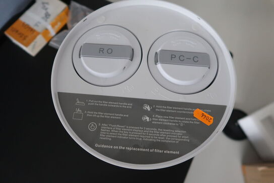 Kasse med div. Filtre PHILIPS, armatur m.m.