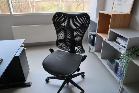 Kontorstol HERMAN MILLER Mirra 2