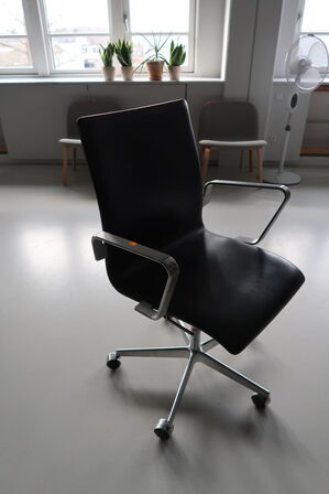 Kontorstol OXFORD lav ryg af Arne Jacobsen