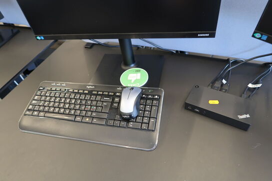 2 stk. computerskærme SAMSUNG 24T450FQR, dockingstation LENOVO ThinkPad, tastatur, mus