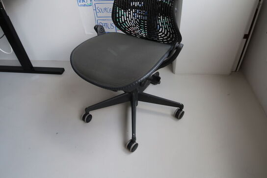 Kontorstol HERMAN MILLER Mirra 2