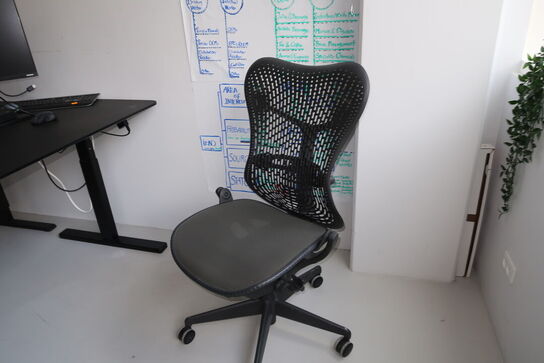 Kontorstol HERMAN MILLER Mirra 2