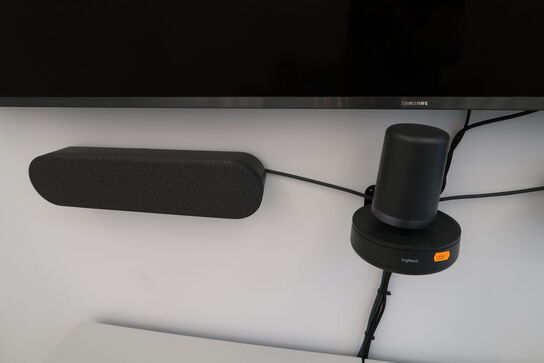 Konferencetelefon LOGITECH med højtalere og fjernbetjening