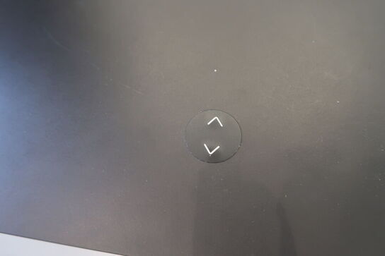 El. hæve/sænke skrivebord PAUSTIAN uden indhold samt skuffemodul