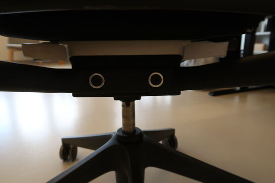 Kontorstol VITRA ID Mesh af Antonio Citterio