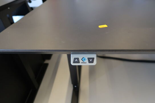 El. hæve/sænke skrivebord uden indhold med skuffemodul