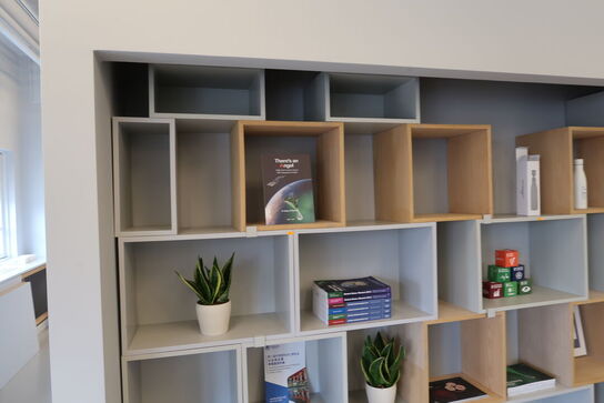 Reolsystem MUUTO Stacked uden indhold