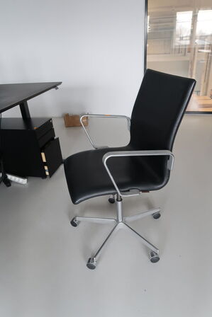 Kontorstol OXFORD lav ryg af Arne Jacobsen