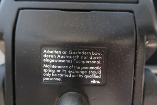 Kontorstol VITRA ID Mesh af Antonio Citterio